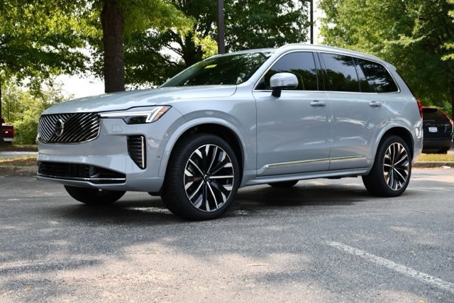 New 2026 Volvo XC90 B6 Plus w/ Protection Package Premier AWD/4WD image 3