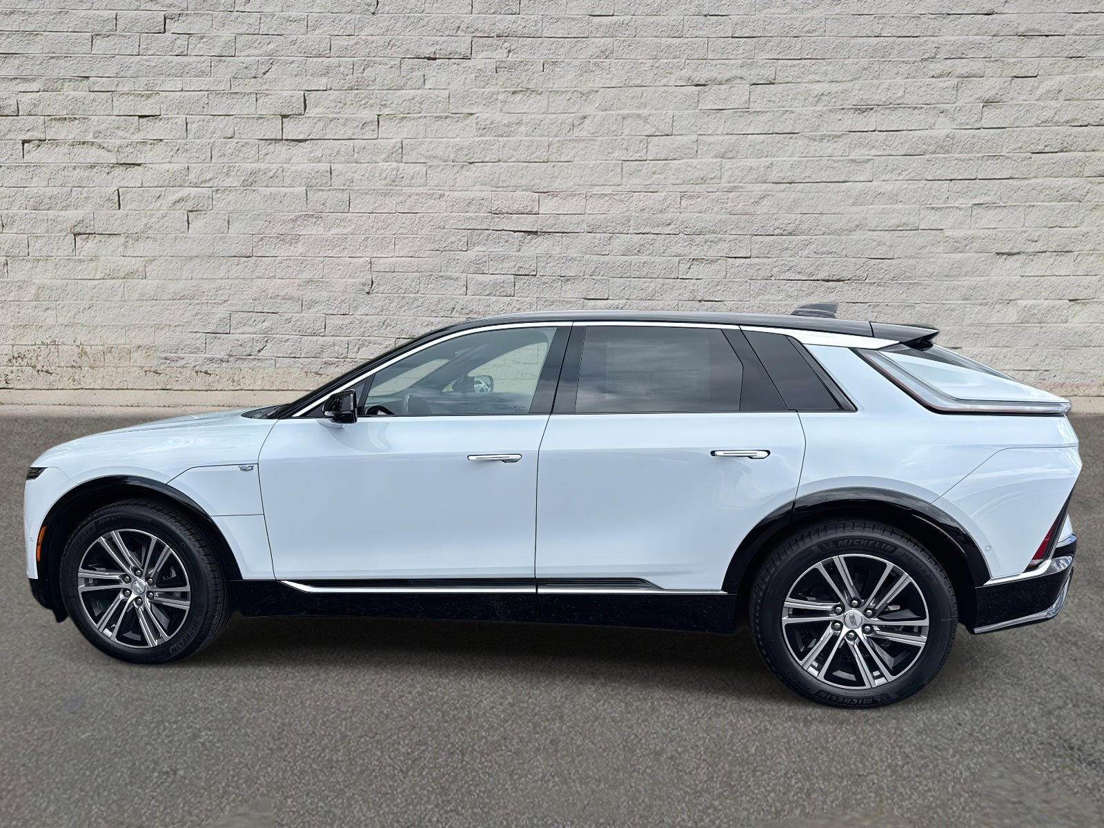 New 2026 Cadillac Lyriq Luxury image 11