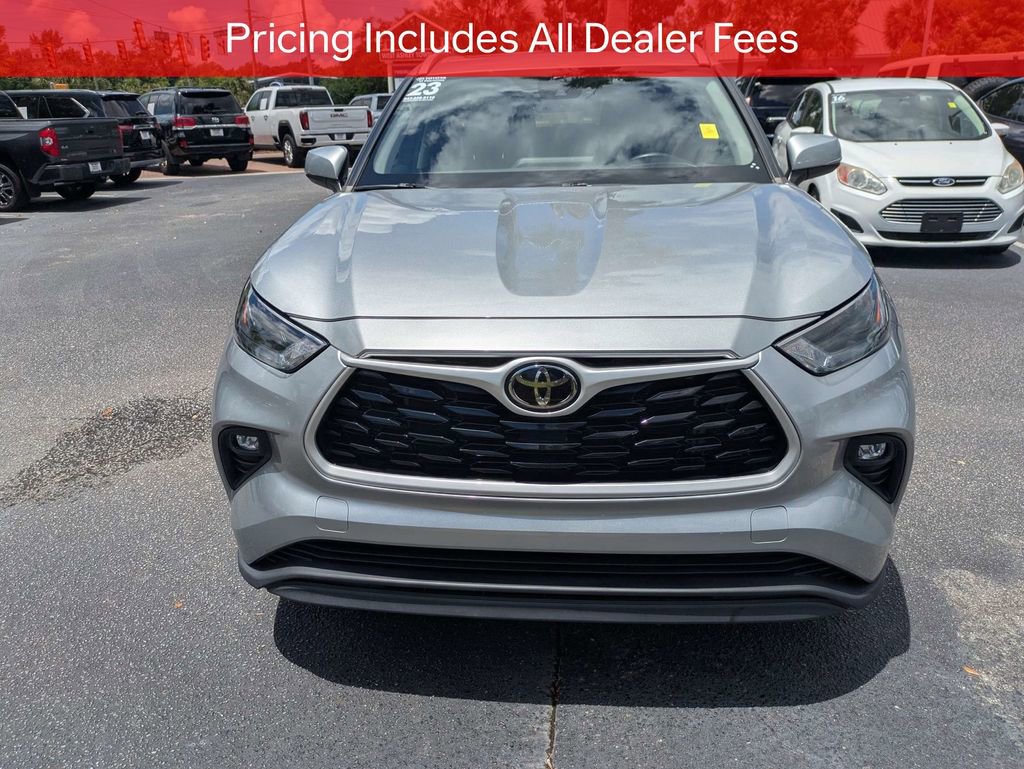 Used 2023 Toyota Highlander XLE FWD image 10
