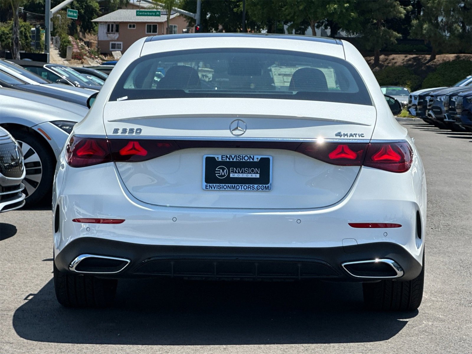Used 2024 Mercedes-Benz E 350 4MATIC Sedan image 4