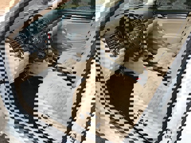 Used 2017 Volkswagen Passat 1.8T SEL Premium image 5