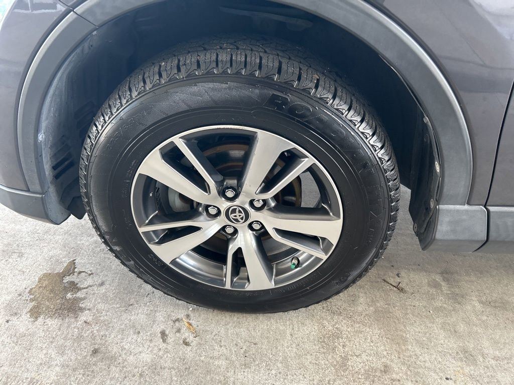 Used 2018 Toyota RAV4 XLE image 14