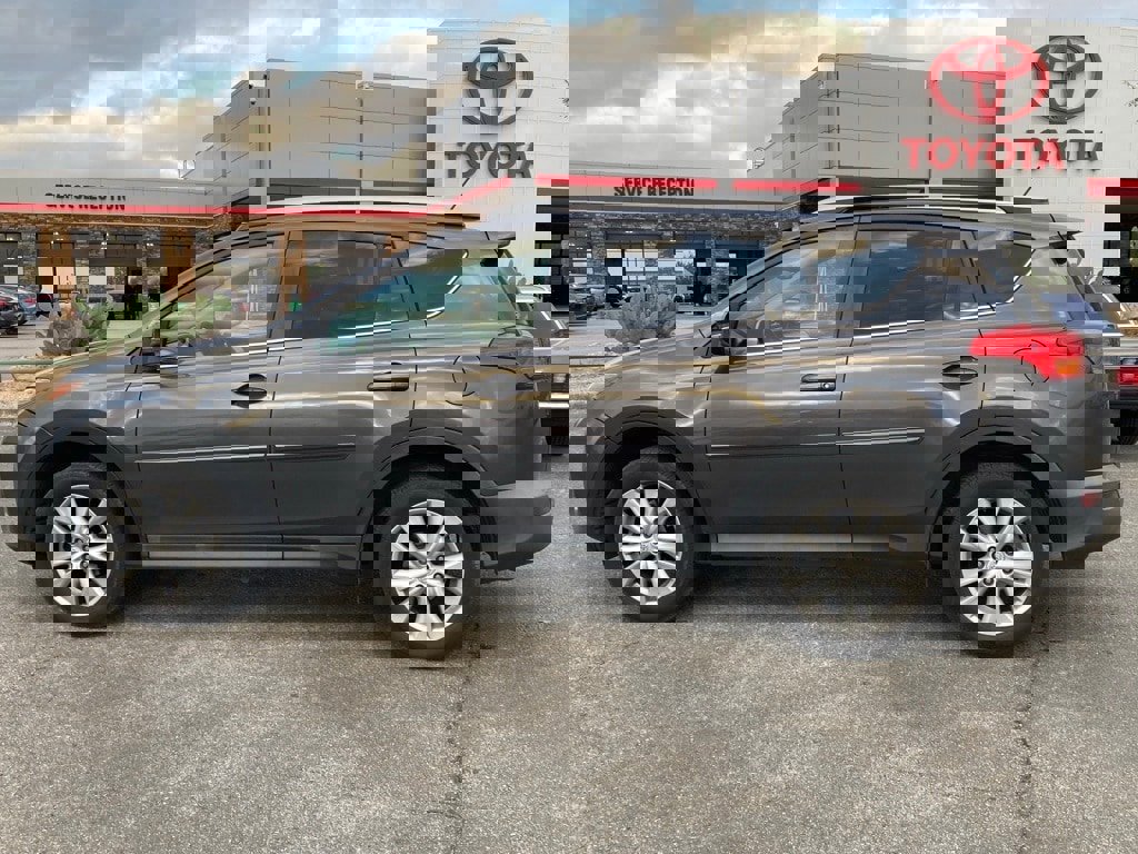 Used 2015 Toyota RAV4 Limited w/ Technology Package image 7