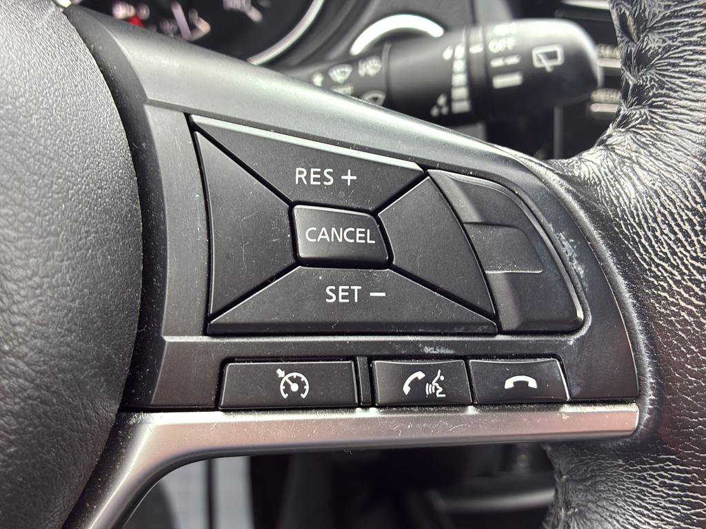 Used 2017 Nissan Rogue SV AWD/4WD image 37