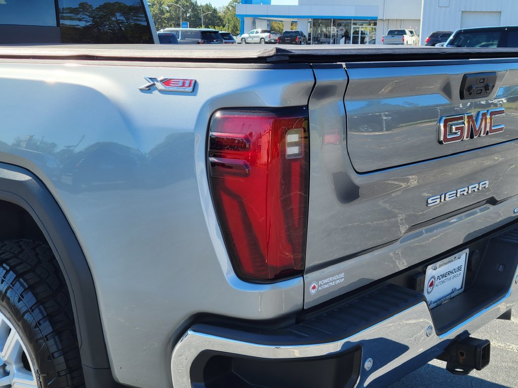 Used 2024 GMC Sierra 2500 SLT w/ SLT Premium Package AWD/4WD image 11
