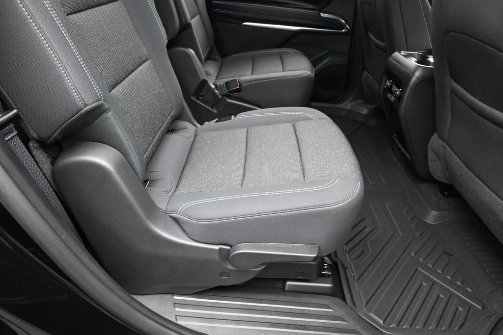 Used 2026 Chevrolet Traverse LT FWD image 39