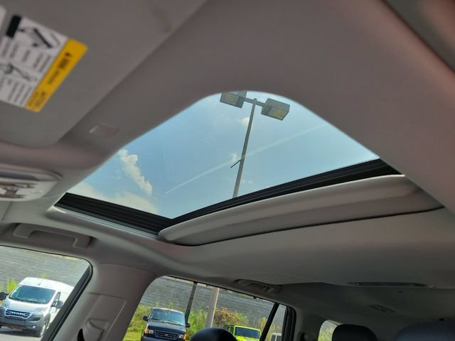 Used 2022 Toyota Highlander XLE FWD image 13