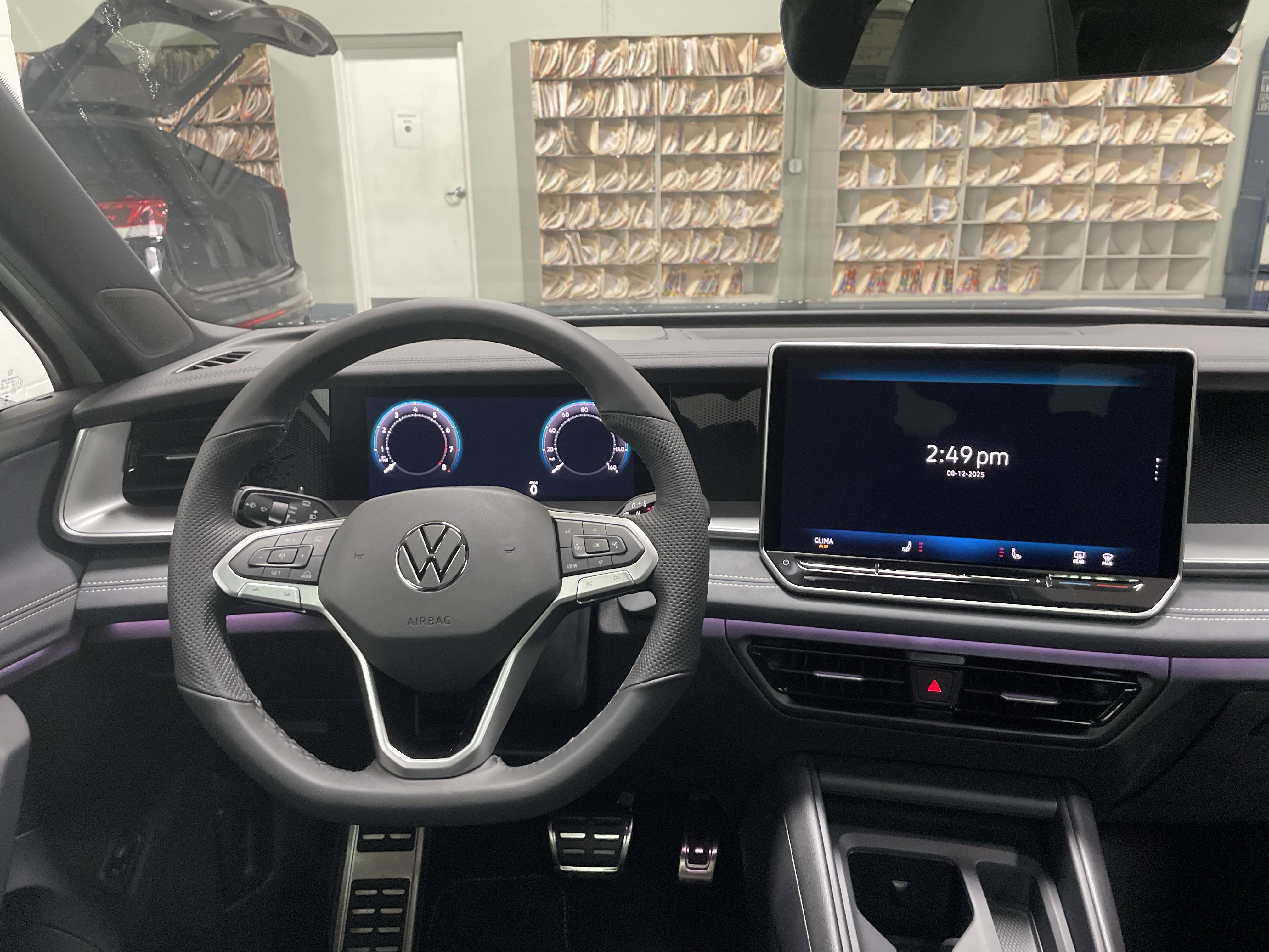 New 2025 Volkswagen Tiguan SE R-Line image 13