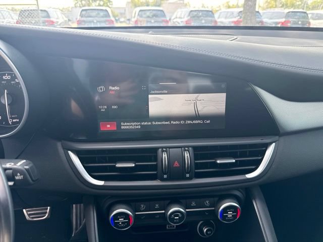 Used 2022 Alfa Romeo Giulia Veloce AWD/4WD image 8