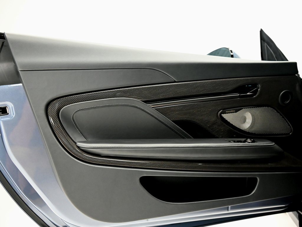 Used 2025 Aston Martin Vanquish image 28