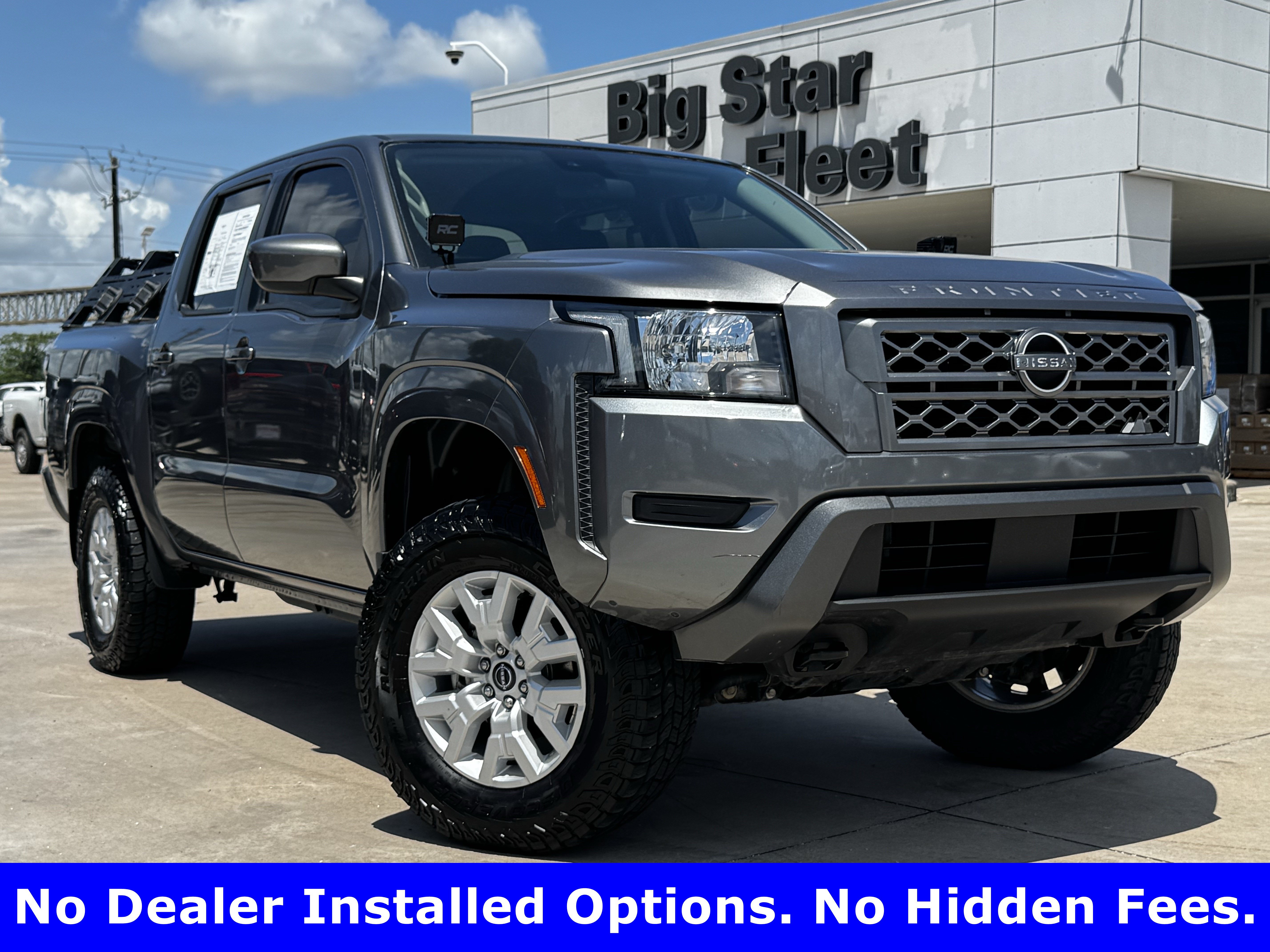 Used 2022 Nissan Frontier SV AWD/4WD image 2