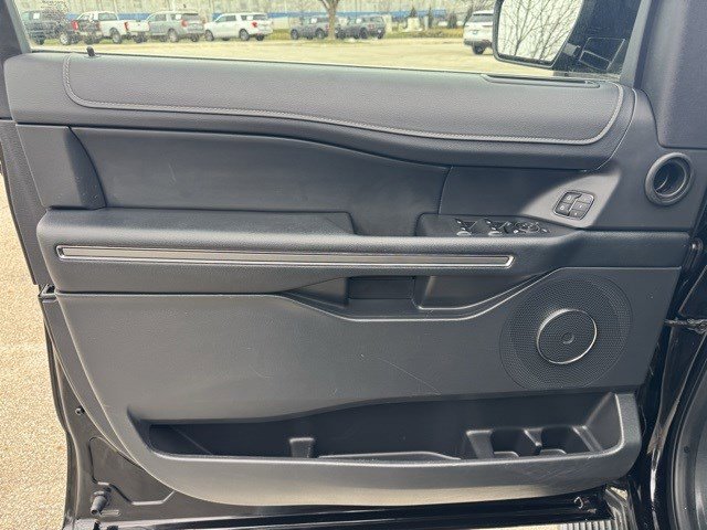 Certified 2024 Ford Expedition XLT image 11