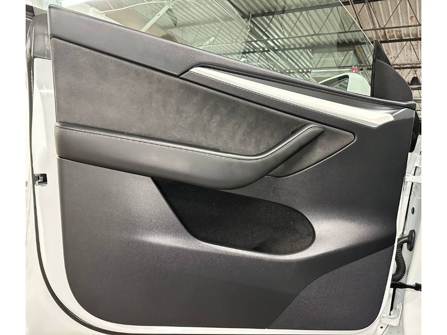 Used 2023 Tesla Model Y Performance image 18