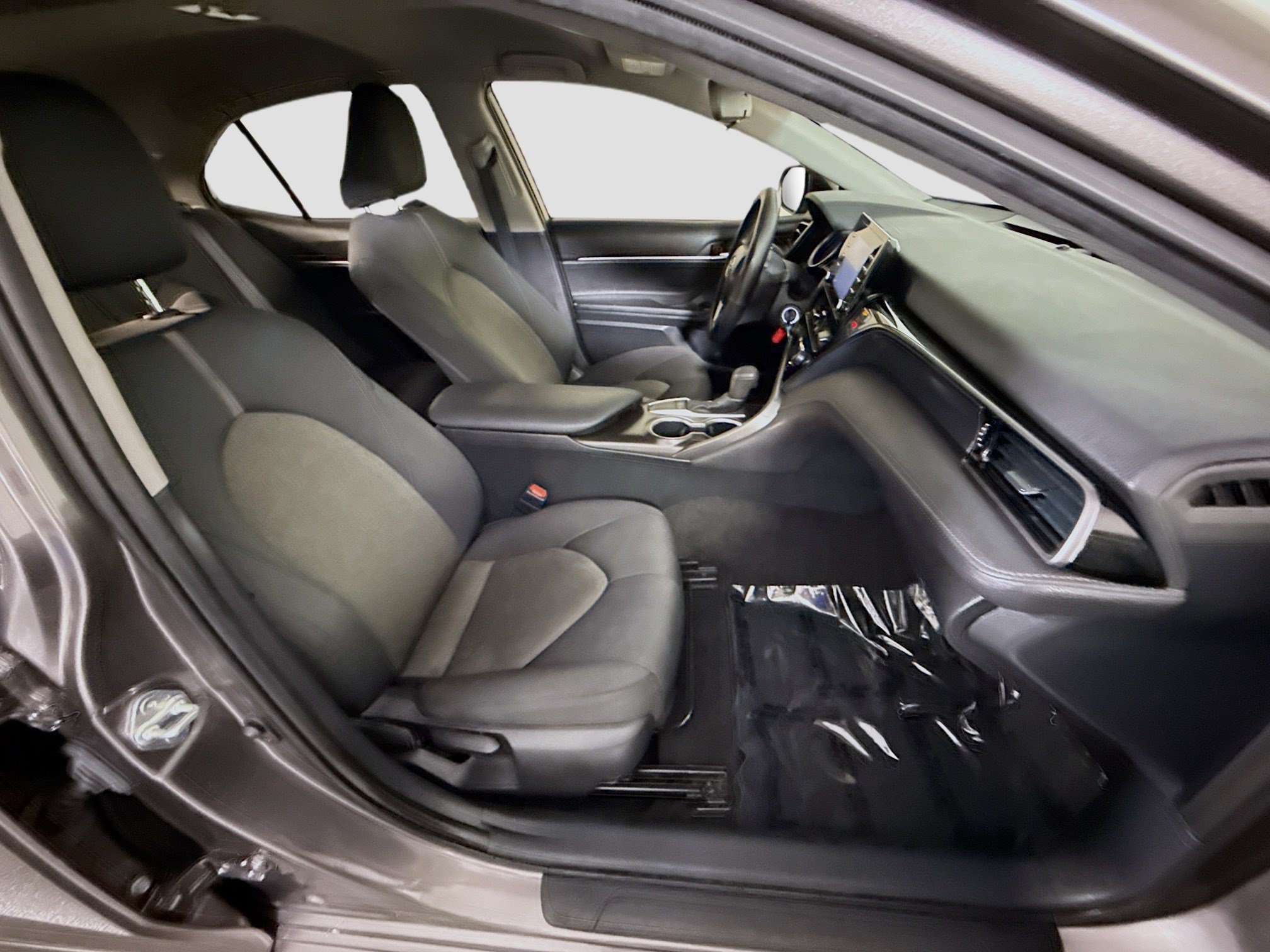 Used 2022 Toyota Camry LE FWD image 28