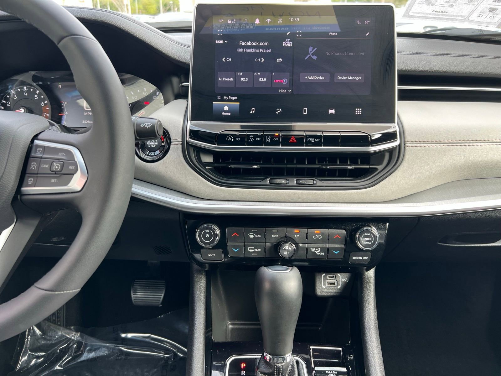 Used 2025 Jeep Compass Limited image 34