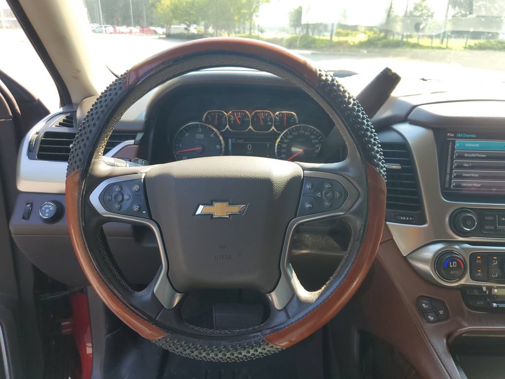 Used 2015 Chevrolet Suburban LTZ RWD image 23