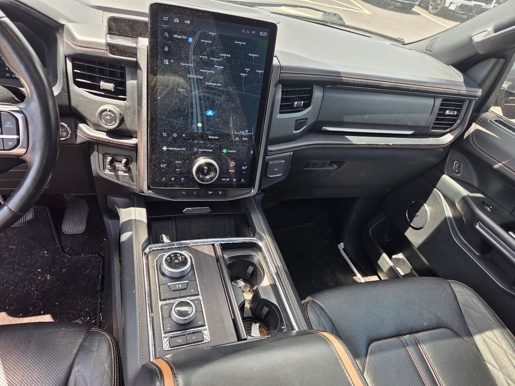 Used 2023 Ford Expedition Platinum AWD/4WD image 21