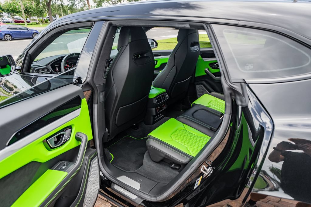 Used 2021 Lamborghini Urus AWD/4WD image 37