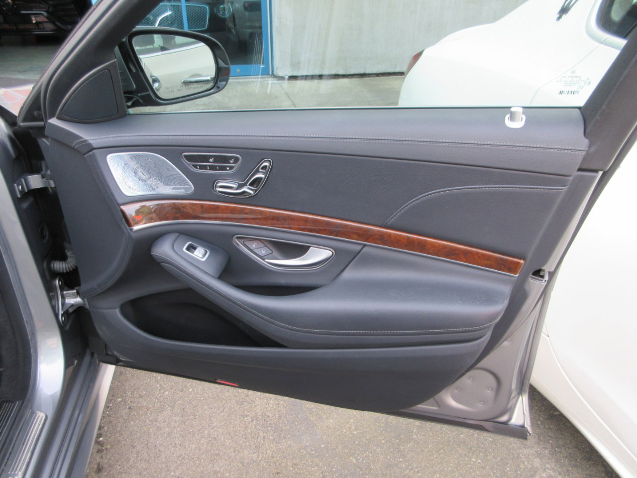 Used 2015 Mercedes-Benz S 550 Sedan image 21