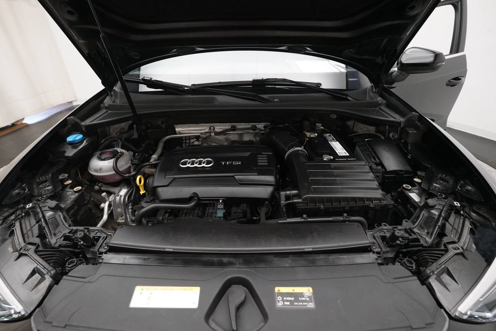 Used 2019 Audi Q3 2.0T Prestige w/ Prestige Package AWD/4WD image 3