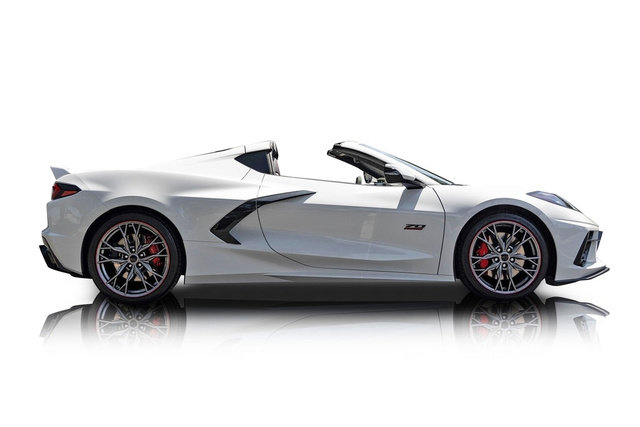 Used 2023 Chevrolet Corvette Stingray Premium Cpe w/ Z51 Performance Package image 2