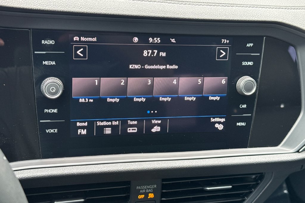Used 2020 Volkswagen Jetta SEL FWD image 19