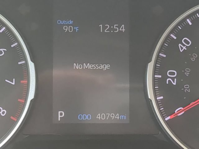 Used 2020 Toyota RAV4 XLE Premium FWD image 30