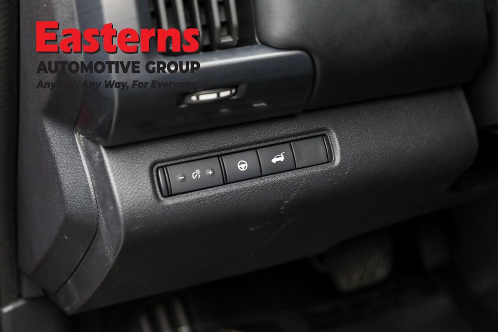 Used 2022 Nissan Pathfinder SL image 22