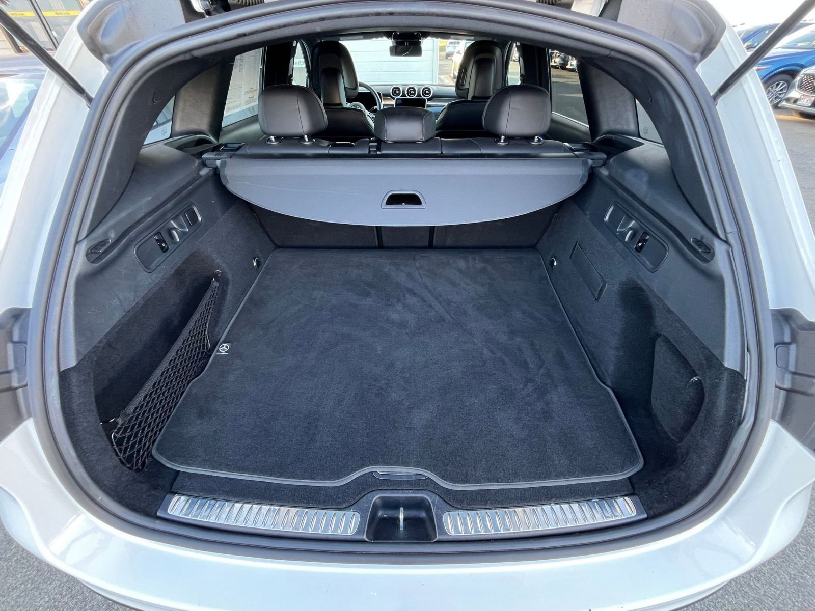 Used 2024 Mercedes-Benz GLC 300 4MATIC image 31