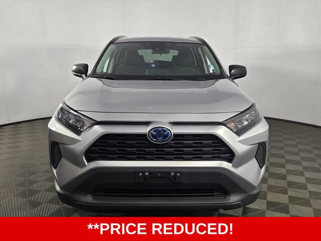 Used 2022 Toyota RAV4 LE AWD/4WD image 2