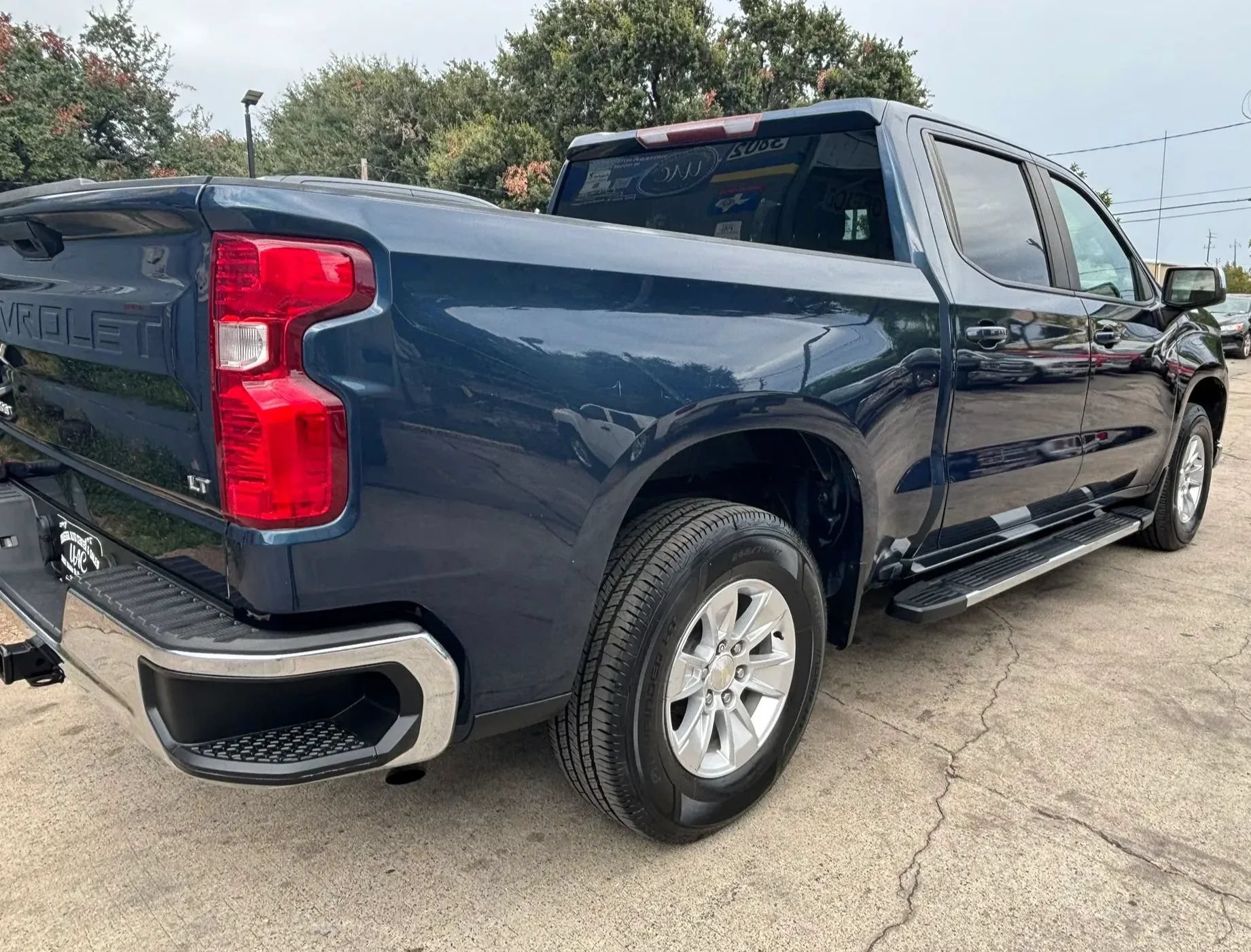 Used 2019 Chevrolet Silverado 1500 LT w/ Trailering Package RWD image 4