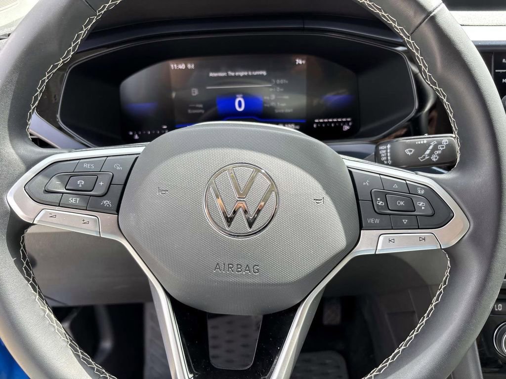 Used 2024 Volkswagen Taos SE image 17