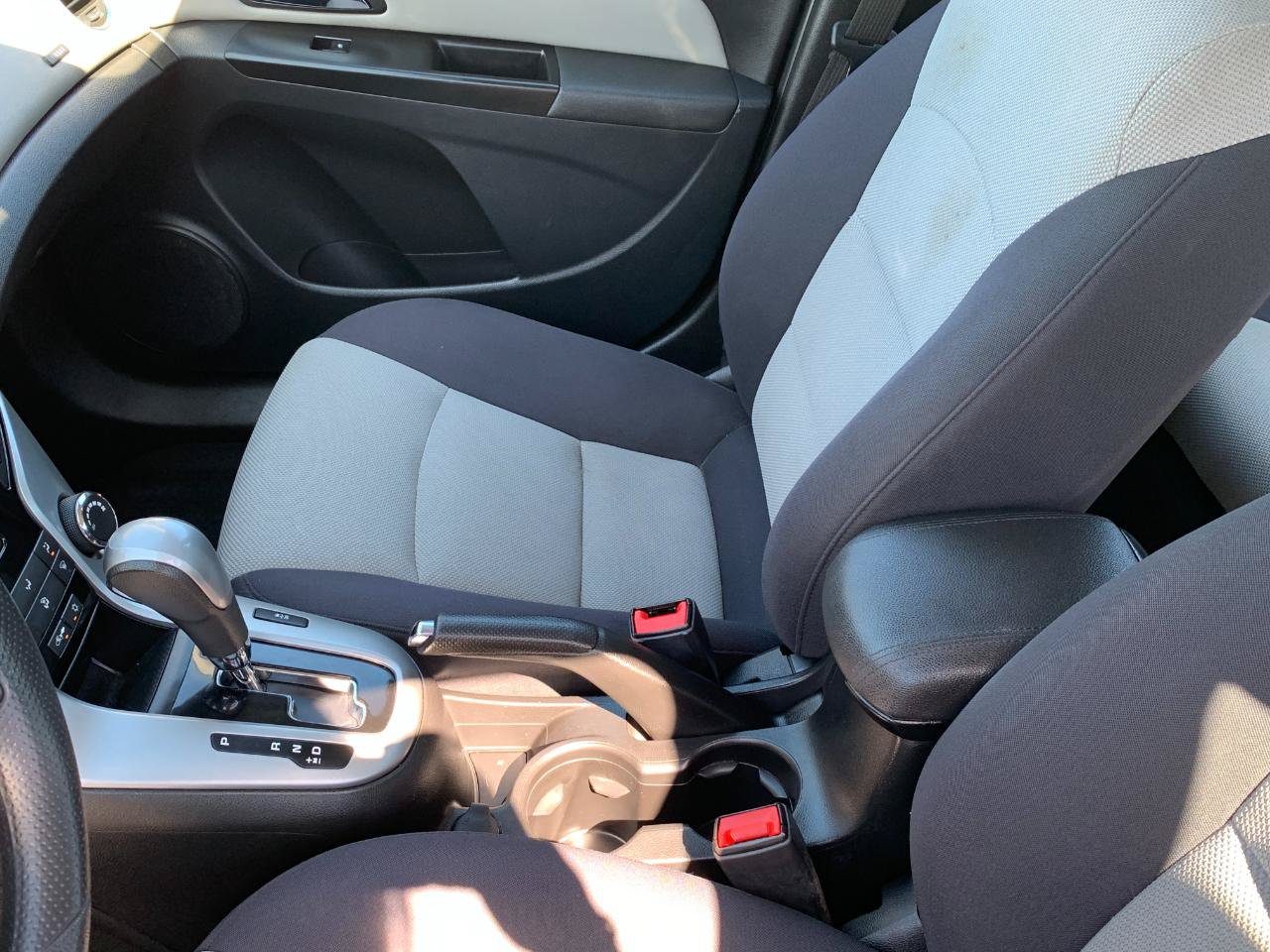 Used 2014 Chevrolet Cruze LS FWD image 17