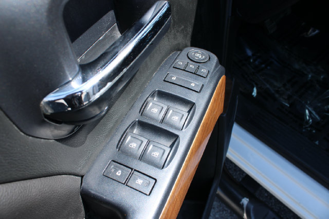 Used 2018 Chevrolet Silverado 1500 LTZ AWD/4WD image 11
