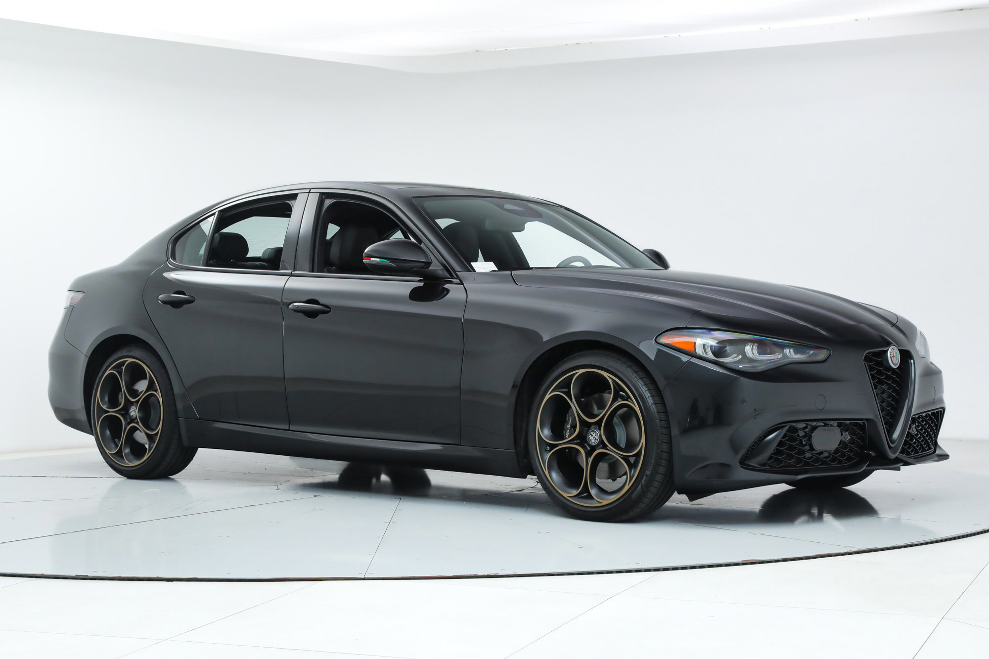 New 2025 Alfa Romeo Giulia w/ Driving Assist Package image 7