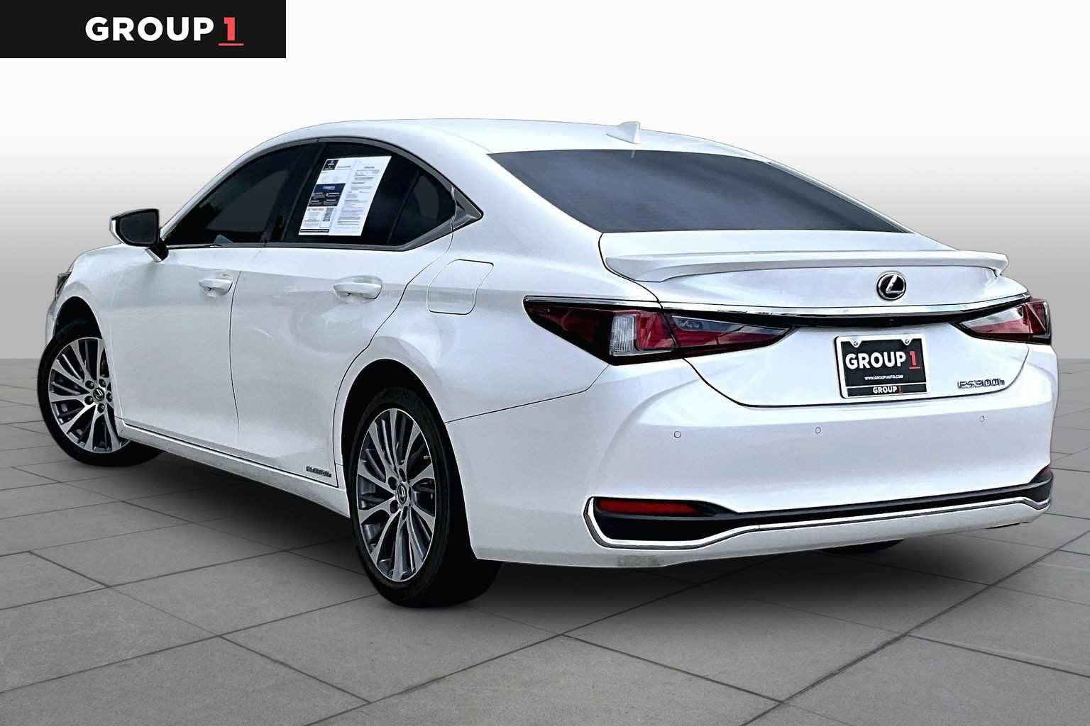 Certified 2021 Lexus ES 300h w/ Premium Package FWD image 10