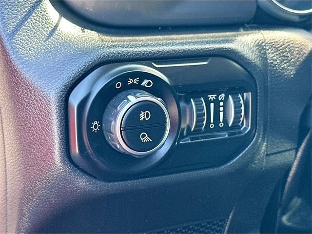 Used 2022 Jeep Gladiator Sport image 10