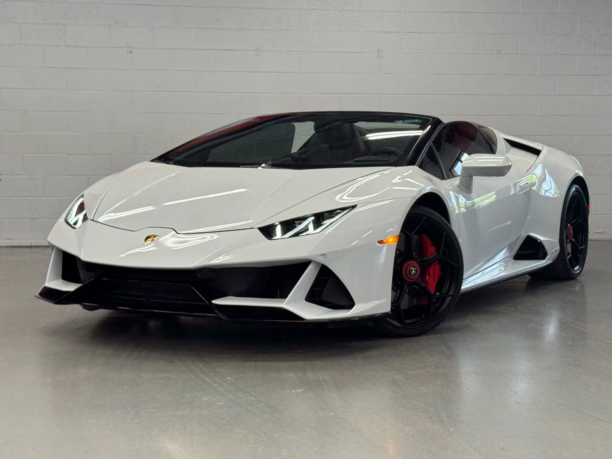 Used 2020 Lamborghini Huracan EVO image 6