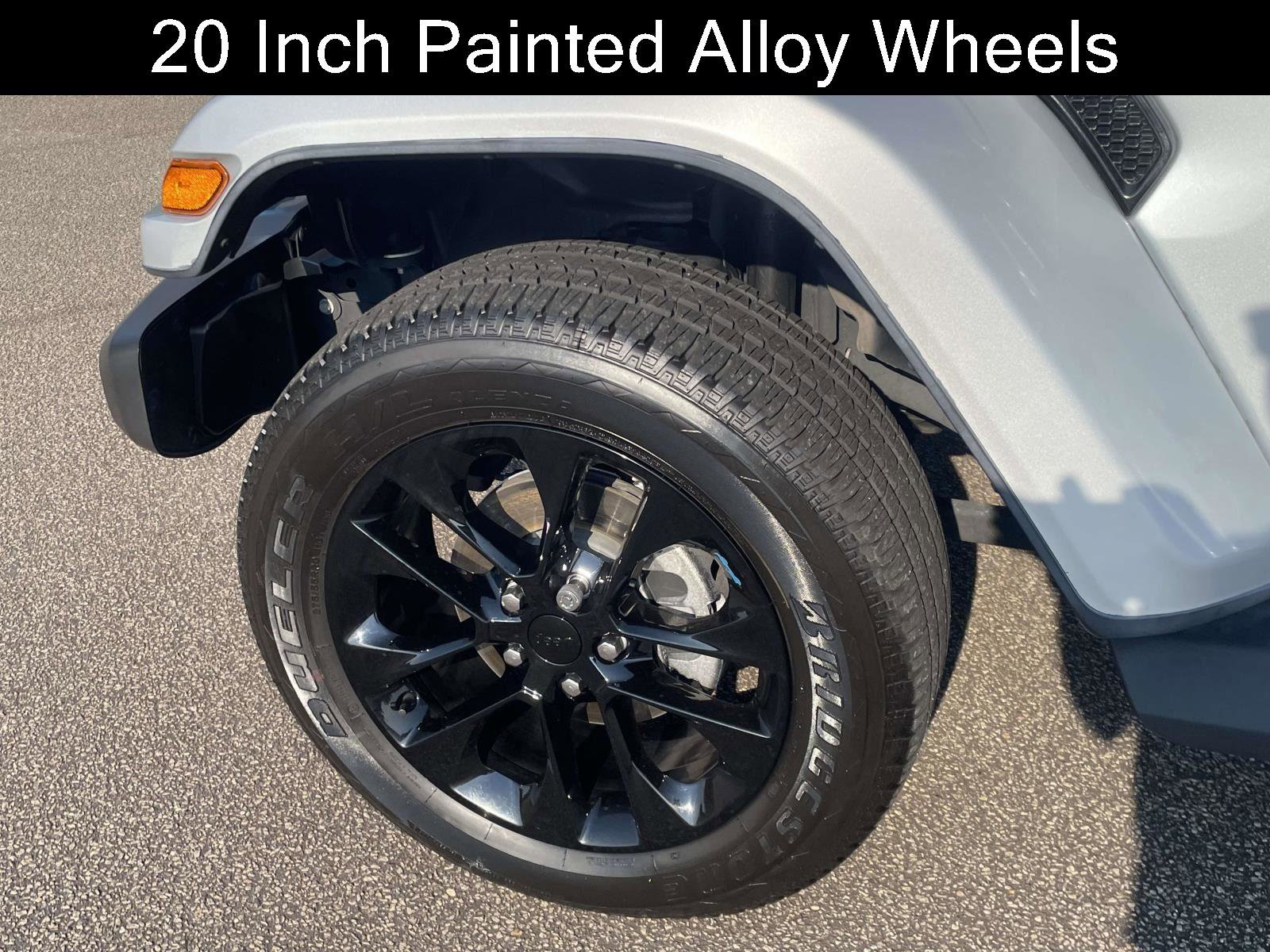 Used 2022 Jeep Wrangler Unlimited Sahara image 20
