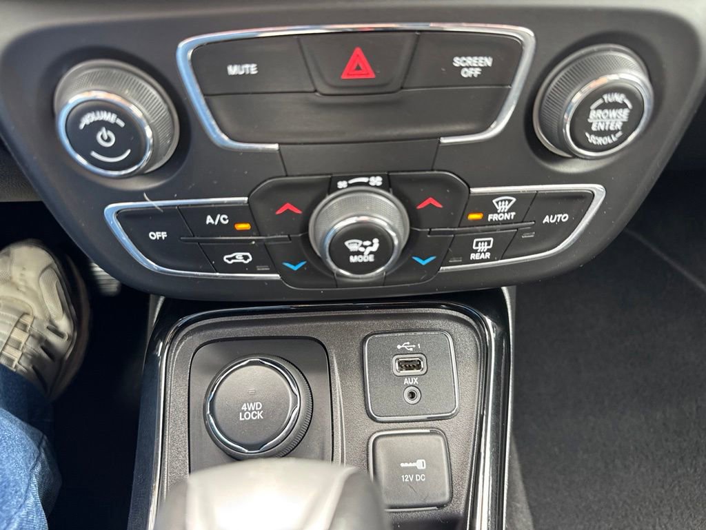 Used 2020 Jeep Compass Limited AWD/4WD image 28