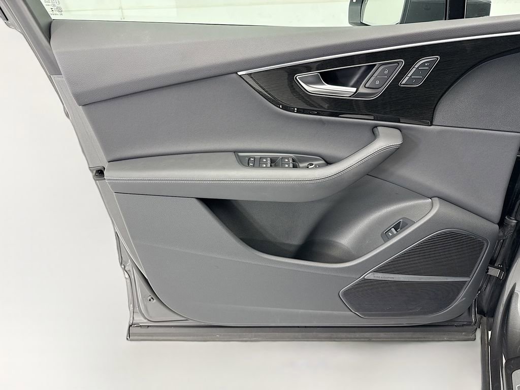 Certified 2025 Audi Q7 2.0T Premium Plus w/ Premium Plus Package image 23