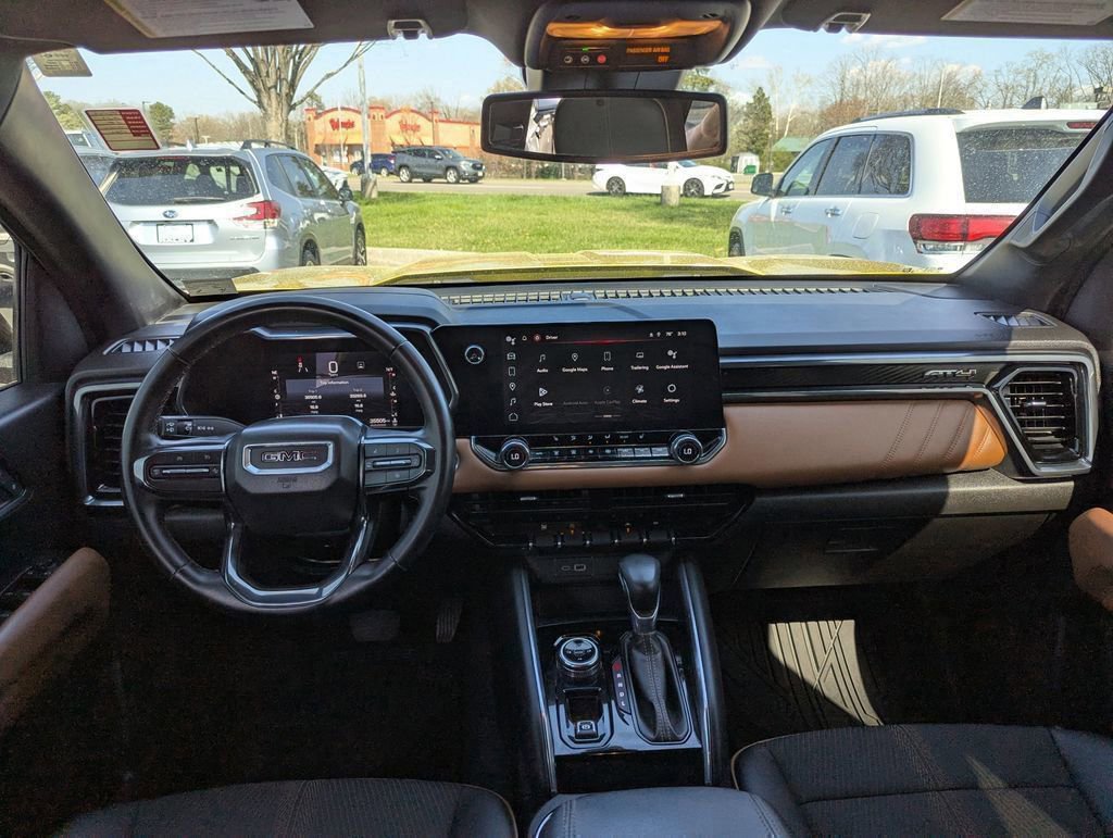 Used 2023 GMC Canyon AT4 image 11
