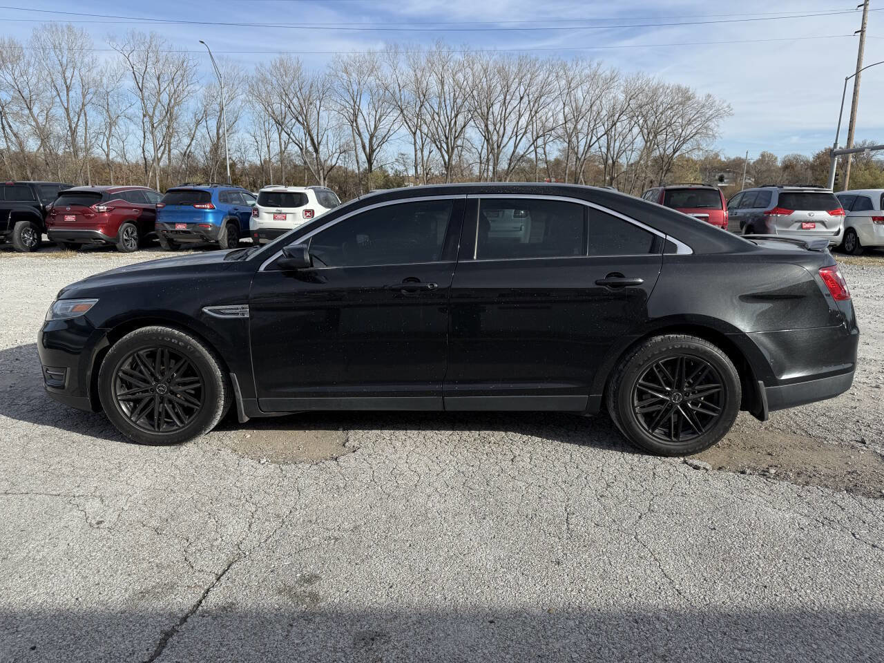 Used 2013 Ford Taurus SEL image 6