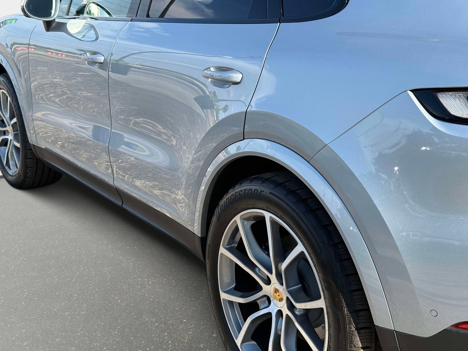 Used 2024 Porsche Cayenne Coupe image 16