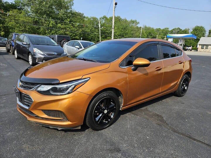 Used 2017 Chevrolet Cruze LT image 7