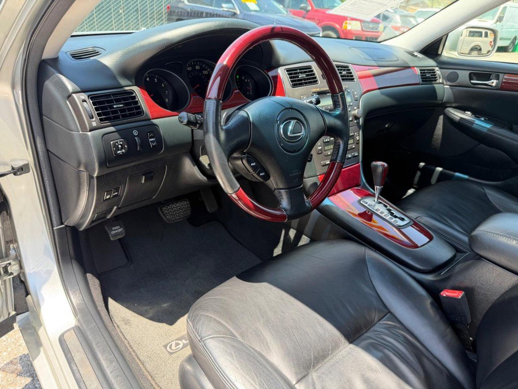 Used 2003 Lexus ES 330 FWD image 15
