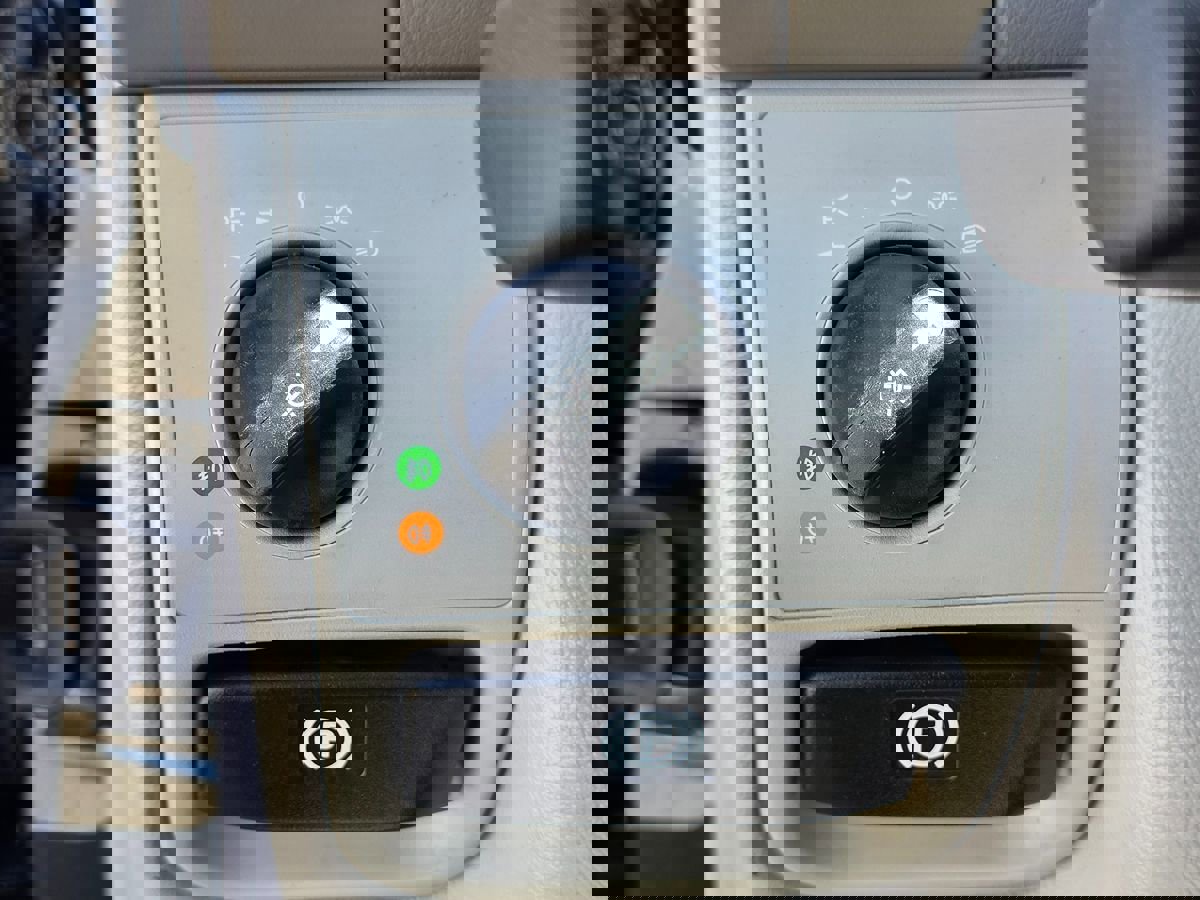 Used 2001 Mercedes-Benz CLK 430 Coupe image 28