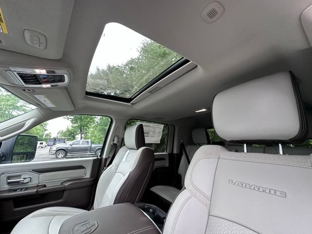 New 2026 RAM 3500 Laramie AWD/4WD image 23