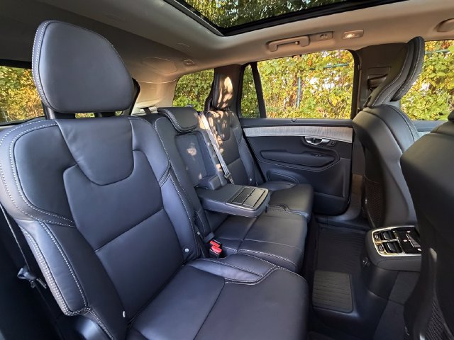 Used 2025 Volvo XC90 T8 Ultra w/ Protection Package Premier AWD/4WD image 36