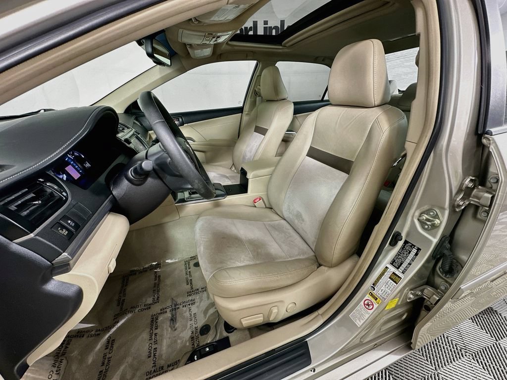 Used 2014 Toyota Camry XLE w/ Leather Package FWD image 24